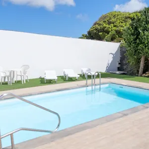 https://apartamento-montana-roja-1-con-piscina-privada.in-canary-islands.com